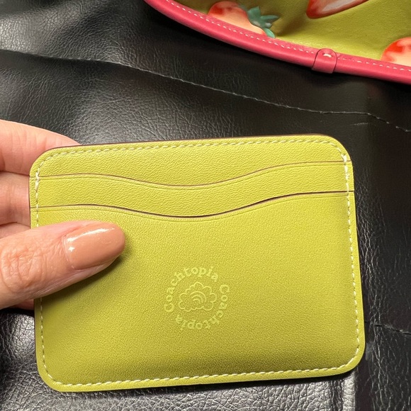 Coach Coachtopia Ergo Strawberry Set - Picture 4 of 5